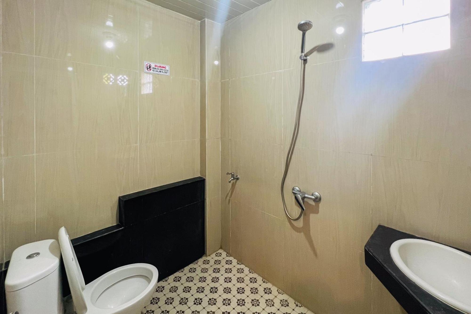 Teratai Residence Mitra Reddoorz Medan Eksteriør bilde